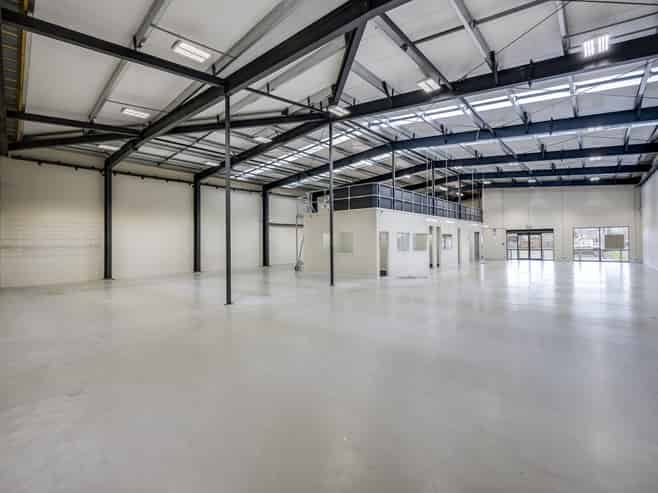 Excellent trade retail and warehousing for lease