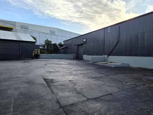 CBRE | Heavy Hitter In Prime Location