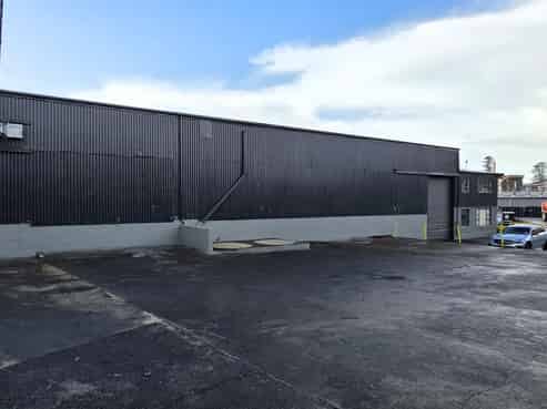 CBRE | Heavy Hitter In Prime Location