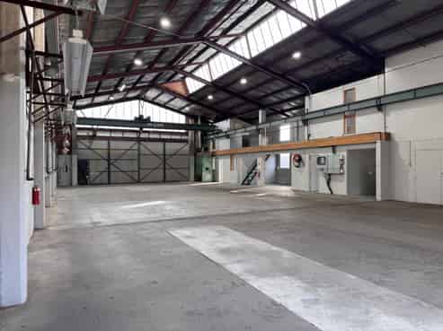 Central Industrial Building For Lease