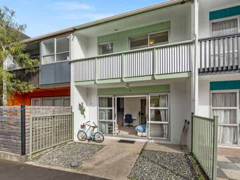 6/5 Second Avenue, Avenues