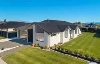 2 Chapel Close, Springlands