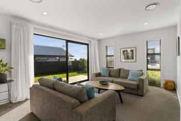 24 Maunganamu Drive, Wharewaka