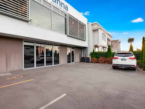 Retail/Office Adjacent to Tower Junction