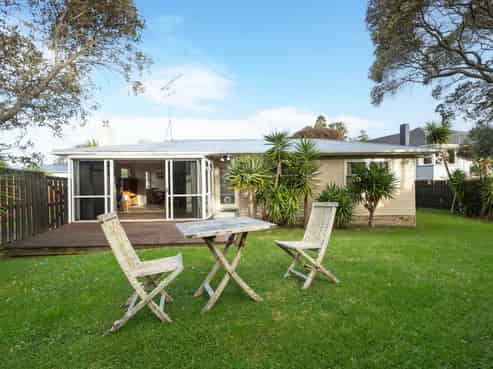 1/49 Hilling Street, Titirangi