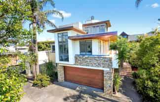 71A Cliff Road, Torbay