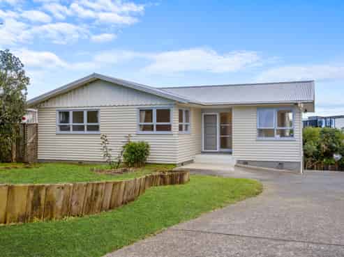 7 Lewis Road, Pakuranga
