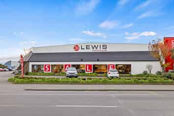 Landmark Showroom Available After 37 Years