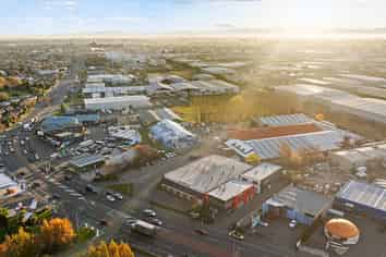 Landmark Showroom Available After 37 Years