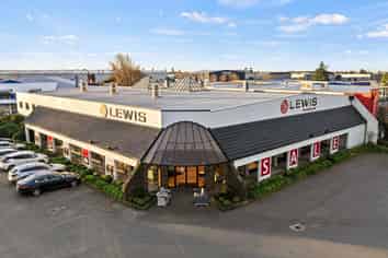 Landmark Showroom Available After 37 Years