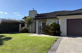 11 Charteris Rise , Gisborne