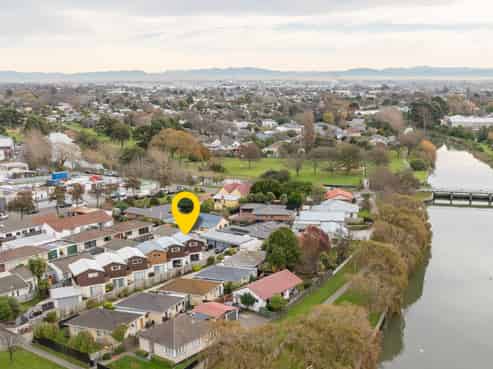 6/8 Lane Street, Woolston