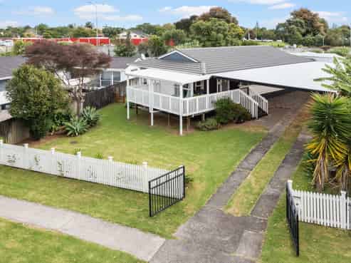 35 Kindergarten Drive, Conifer Grove
