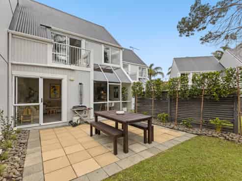 23/33 School Road, Kingsland