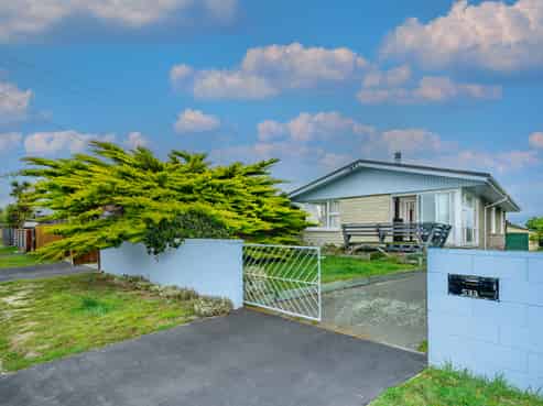 533 Marine Parade, South New Brighton