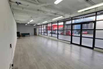 Ground Floor Gem – Office or Retail Ready