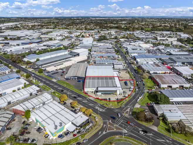 Prime position – Highbrook warehouse and showroom