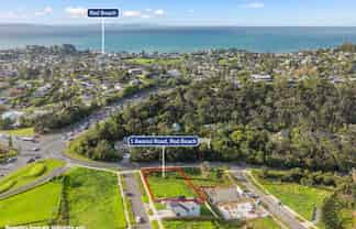 1 Awanui Road, Red Beach
