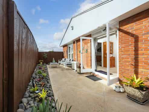 1/16 Longbill Place, Glendene