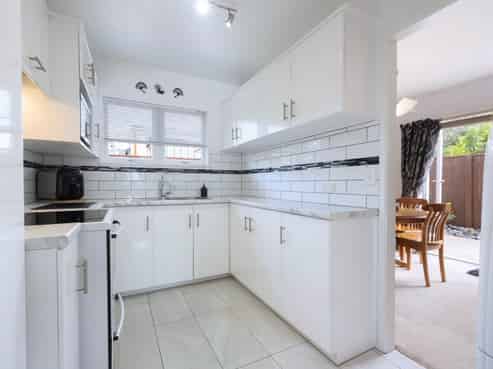 1/16 Longbill Place, Glendene