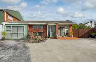 1/16 Longbill Place, Glendene