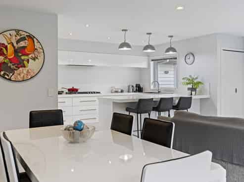 11 The Pheasant Tail, Nukuhau