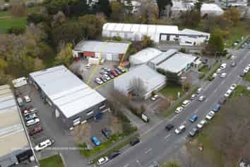 Great mix of Warehouse & Yard Space!