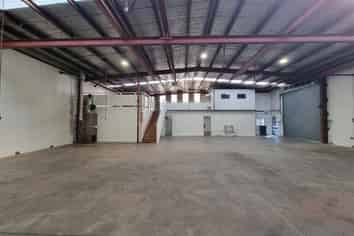 Great mix of Warehouse & Yard Space!