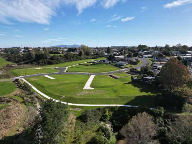 ** Ruru Downs, Putaruru