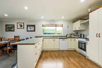 908A Tomoana Road, Mahora