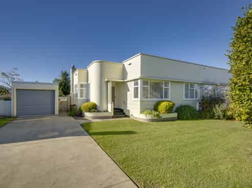 708 Massey Street, Akina