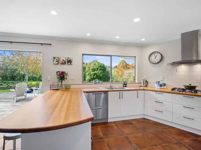  19 Valley Road, Waitoki