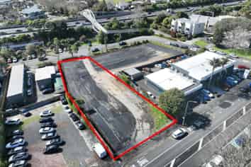 Asphalt Yard in Prime Location