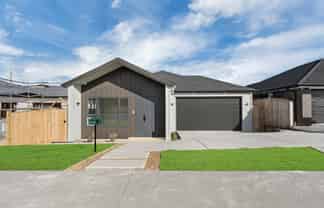 31 Korowhiti Road, Clarks Beach