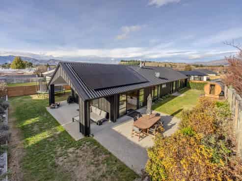 7 Hebbard Court, Albert Town