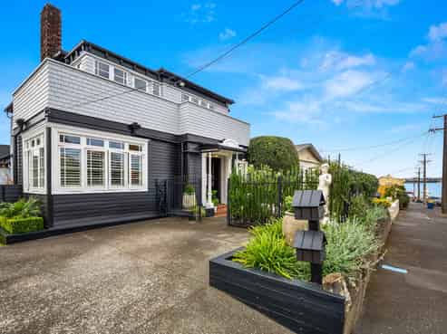 1/12A Church Street, Devonport