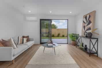 624A Queen Street East (units A, B, C, I & J), Levin