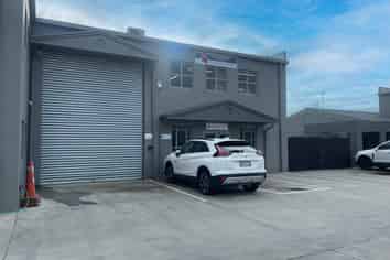 Tidy Industrial Unit - Middleton