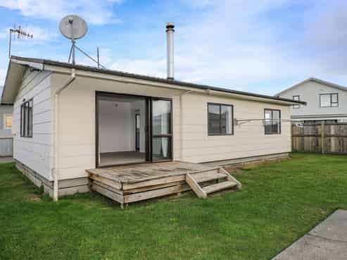 11 Holmes Place, Flaxmere