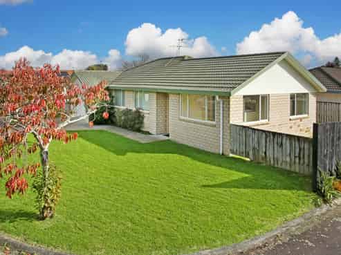 16 Magnolia Drive, Waiuku