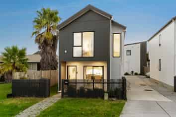 64A Rosewarne Crescent, Glendene