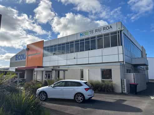 Prominent Te Rapa Offices