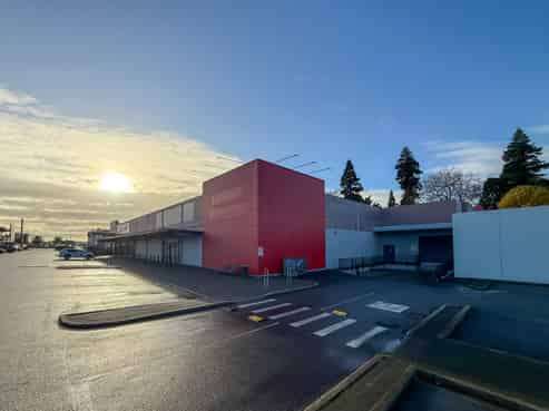 Prime Bulk Retail opportunity on Cameron Road