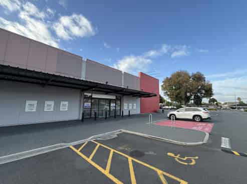 Prime Bulk Retail opportunity on Cameron Road