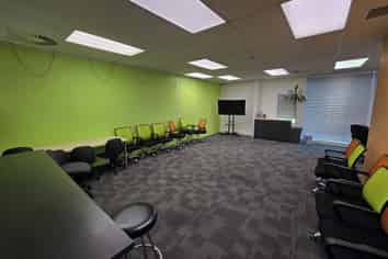 Versatile Flat Bush Office