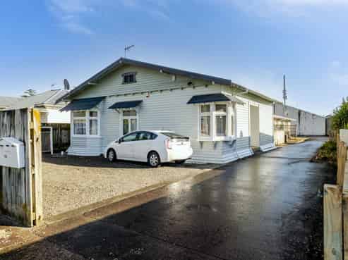 1/135 Ferguson Street, West End