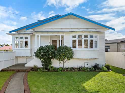 2 Seaview Terrace, Mount Albert