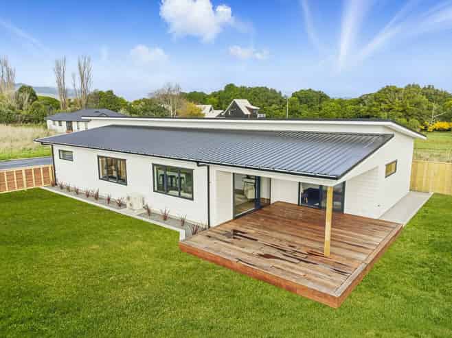 16 Te Awahohonu Lane, Otaki
