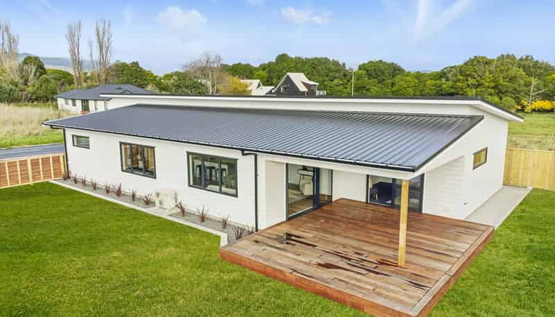 16 Te Awahohonu Lane, Otaki