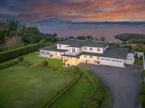 423 Gillespie Place, Acacia Bay